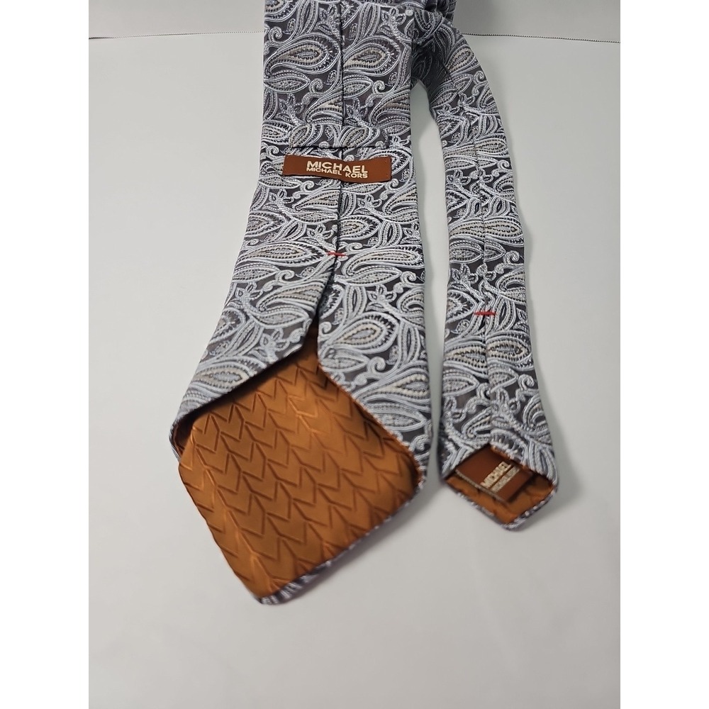 Michael‎ Kors Tie Silver Paisley 100% Silk - Picture 3 of 9